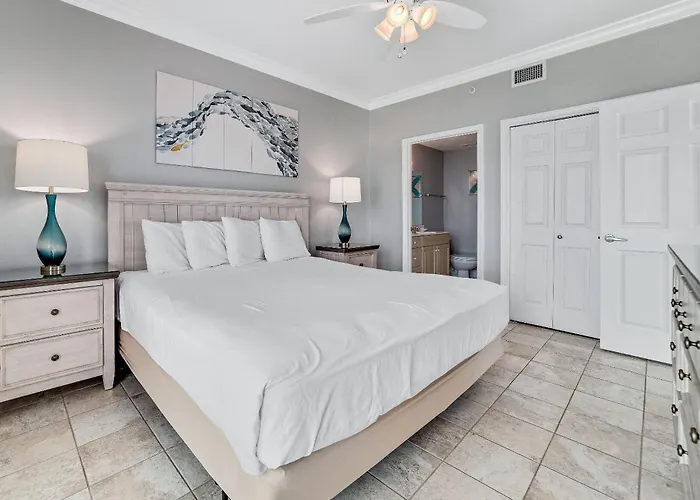 Holiday home Crystal Shores 701