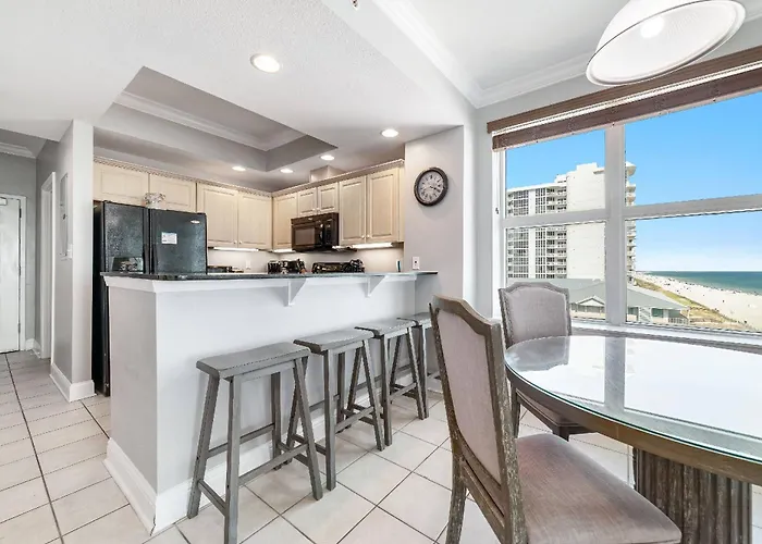 Holiday home Crystal Shores 701 *